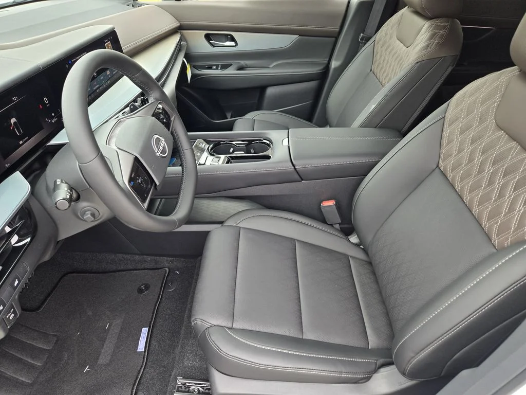 New 2026 Everest White Pearl TriCoat Nissan Platinum image 12