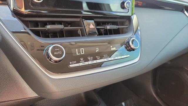 Certified Used 2020 CLASSIC SILVER MET Toyota  image 18