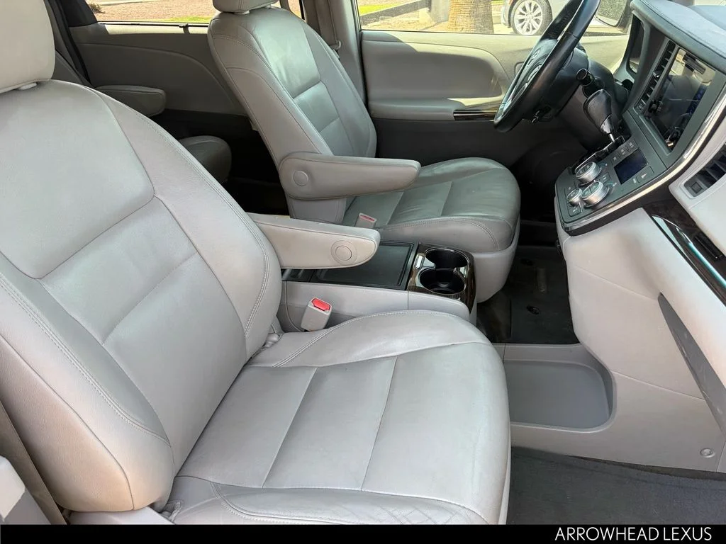 Used 2015 Gray Toyota XLE image 35