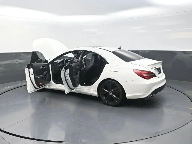 Used 2019  Mercedes-Benz CLA 250 image 43