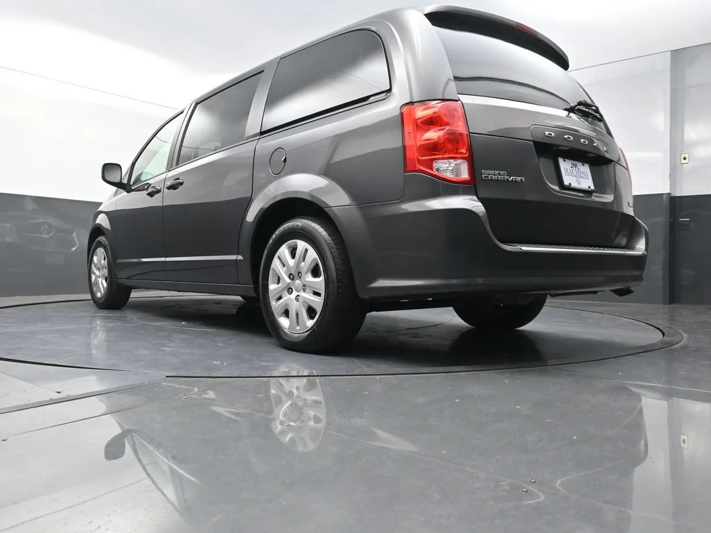 Used 2018 Gray Dodge SE image 25