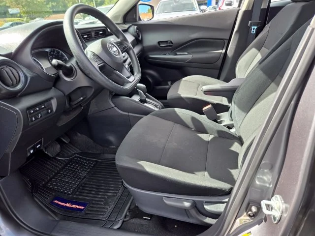 Used 2025 Gray Nissan S image 10