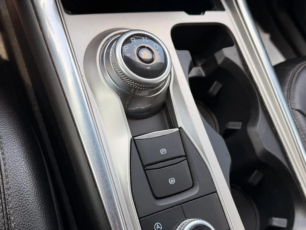 Used 2020 Blue Ford XLT image 26