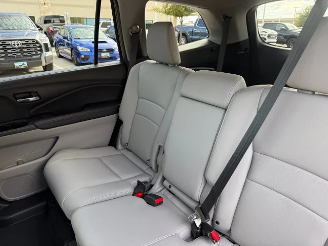 Used 2017 Modern Steel Metallic Honda EX-L image 30