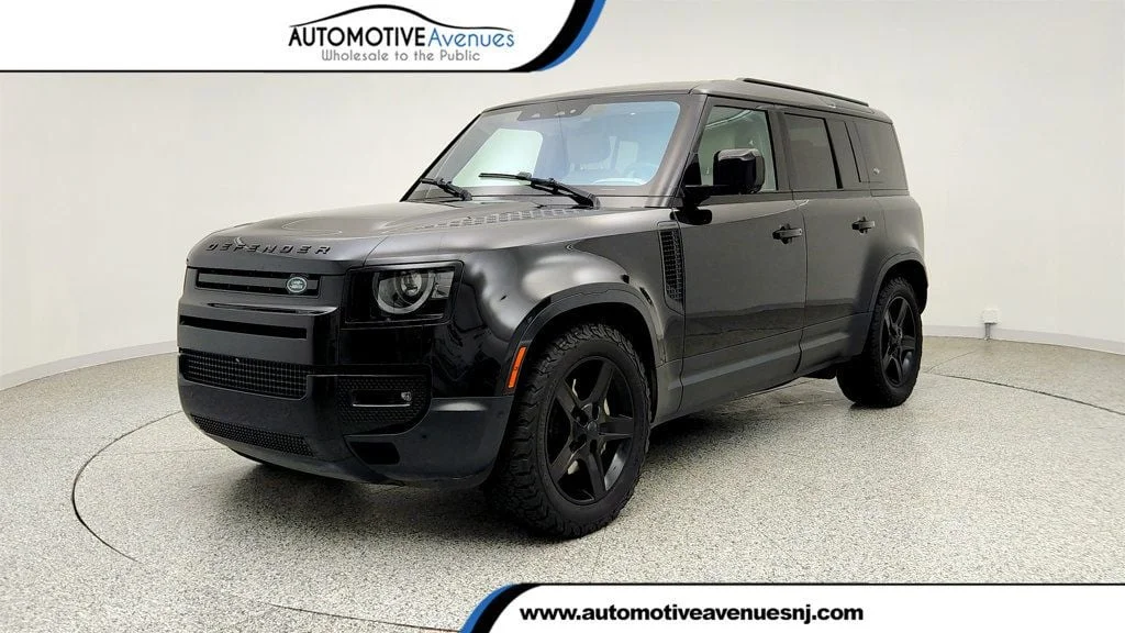2020 Land Rover Defender SE's photo