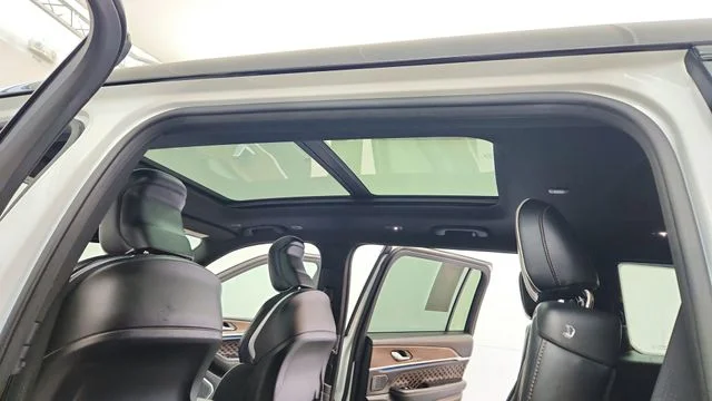 Used 2025 White Jeep Summit image 17