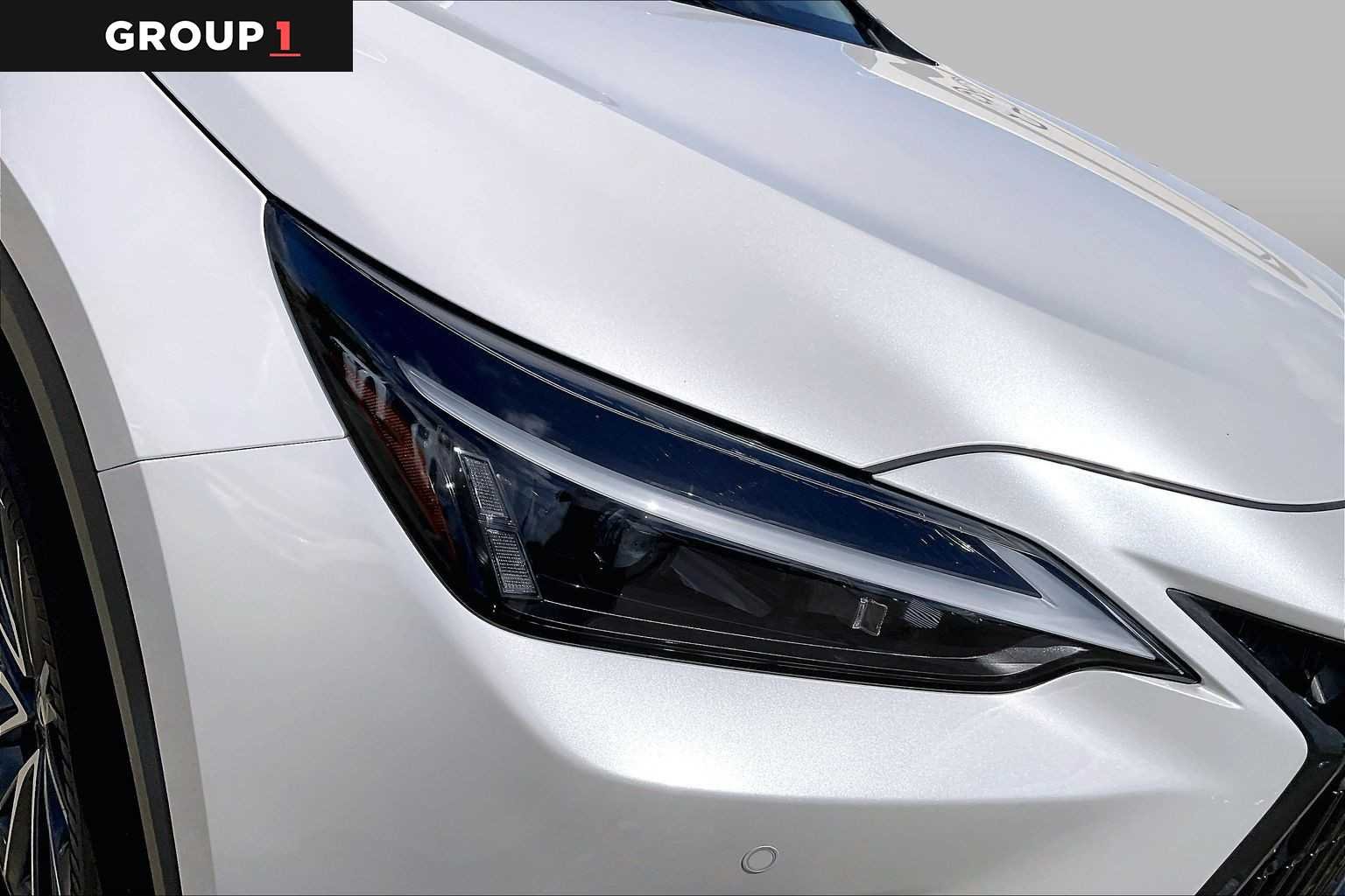 Used 2025 Eminent White Pearl Lexus  image 25