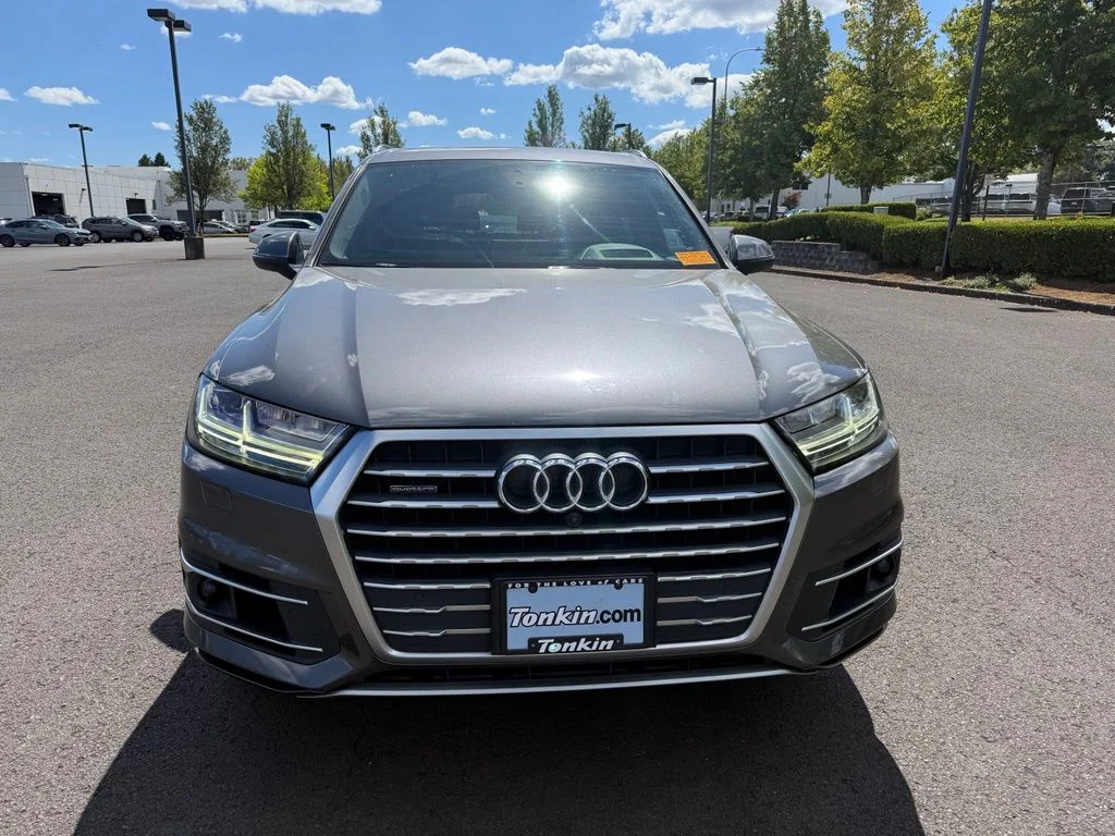 Used 2019 Gray Metallic Audi 55 Prestige image 2