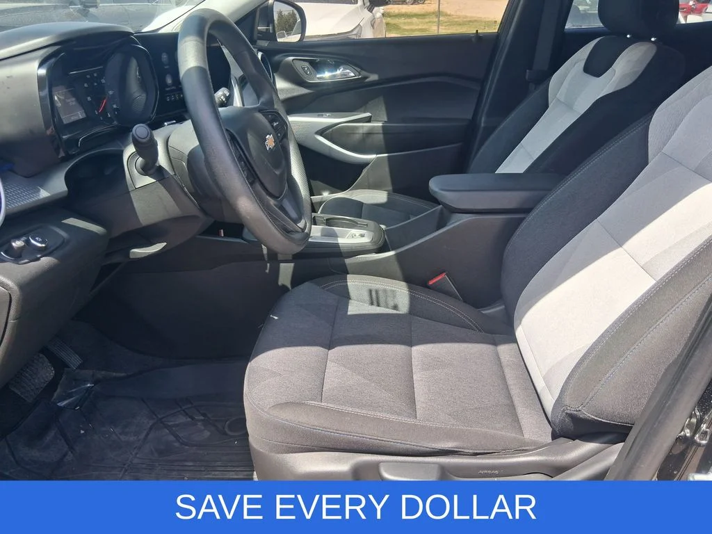 Used 2025 Black Chevrolet LS image 13