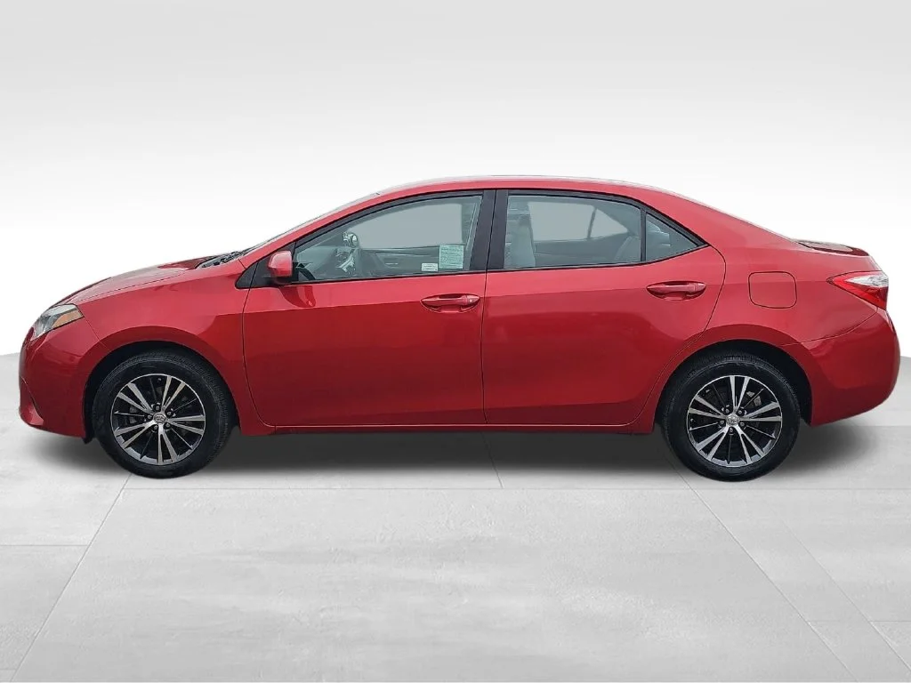 Used 2016 Red Toyota LE Plus image 6