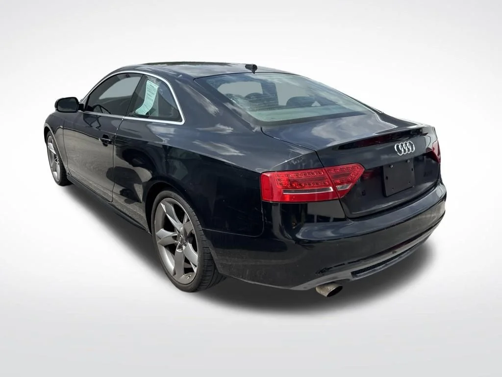Used 2010 Black Audi  image 6