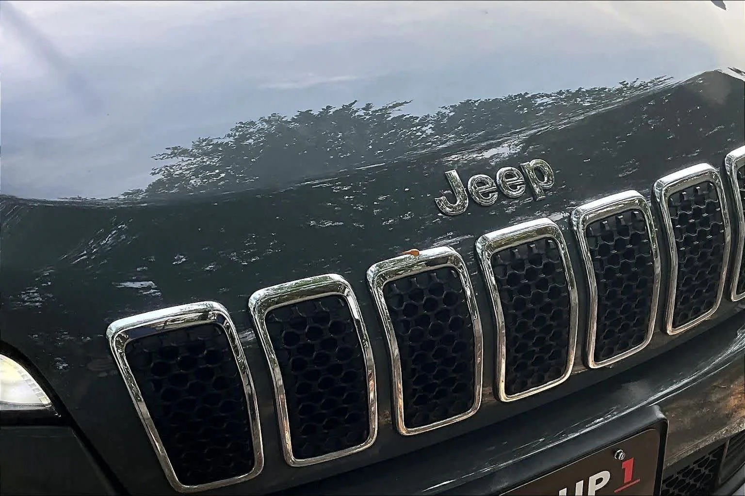 Used 2019 Sting-Gray Clearcoat Jeep Latitude Plus image 27