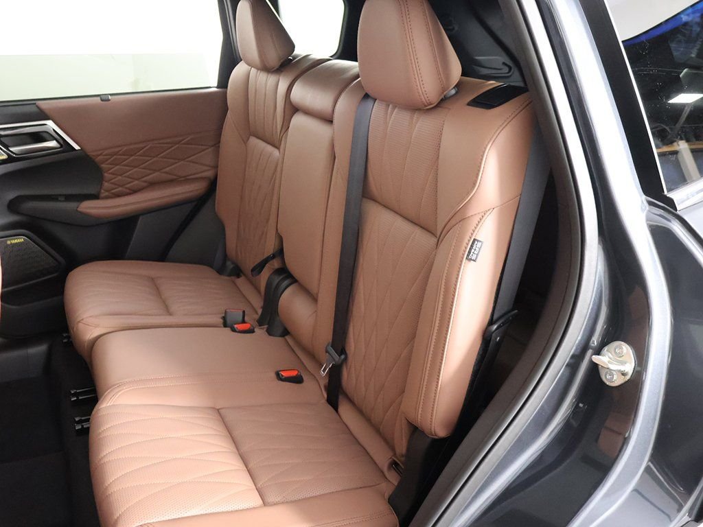 2025 Mitsubishi Outlander SEL - Photo 37