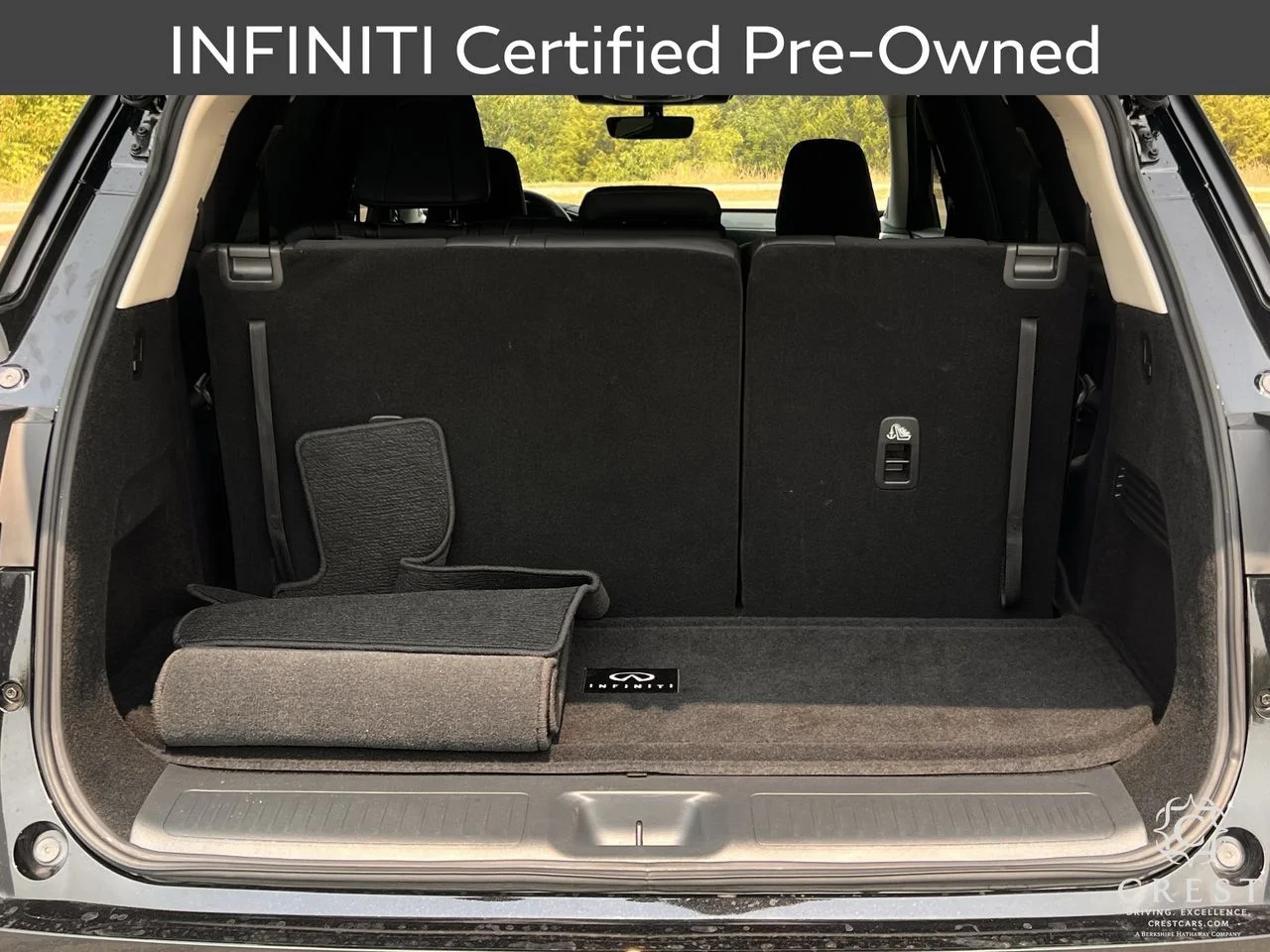 Certified Used 2026 Mineral Black INFINITI LUXE image 32