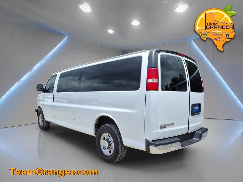 Used 2019 SUMMIT WHITE Chevrolet LT image 2