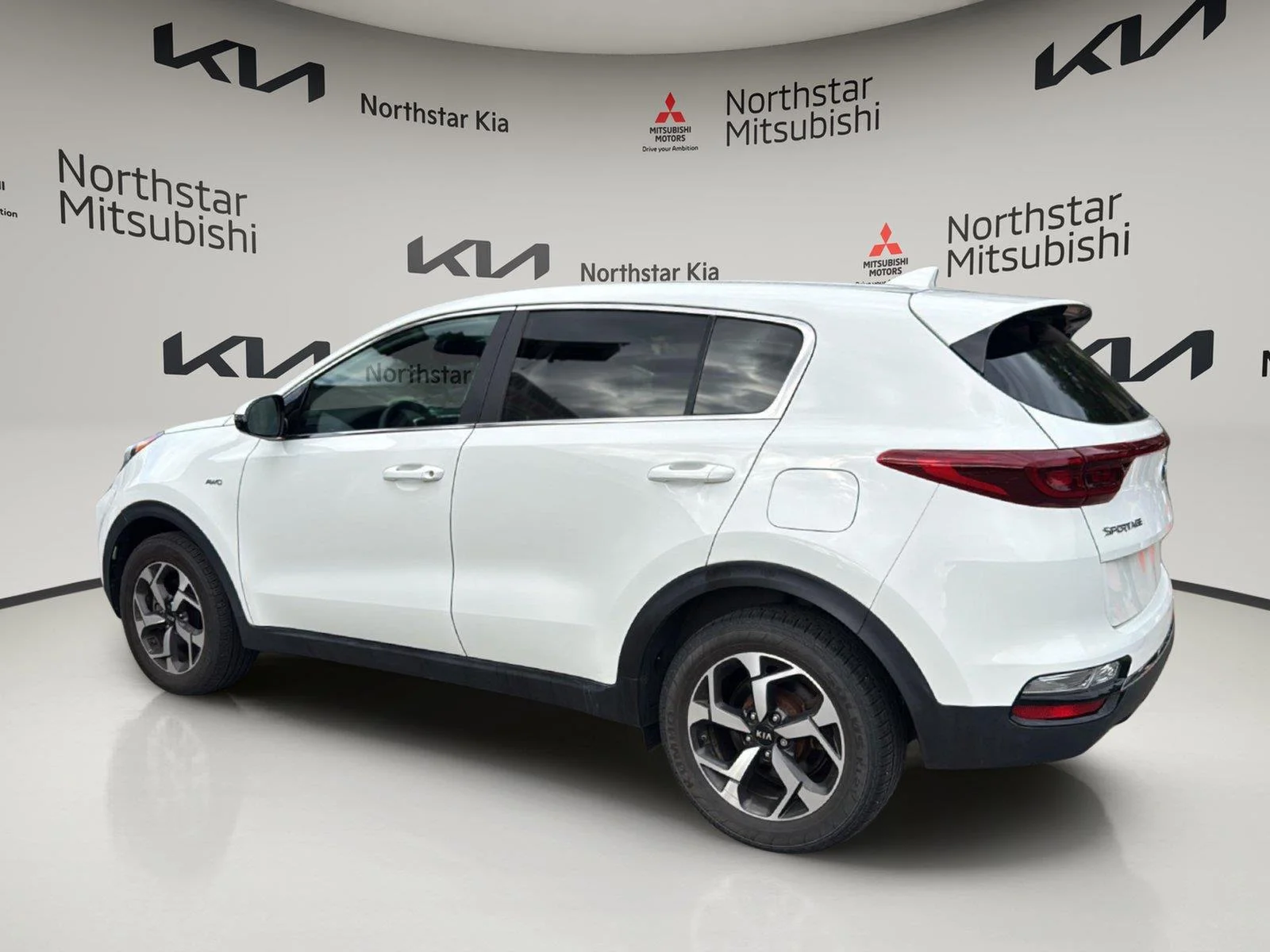 Used 2020 Clear White Kia LX image 3