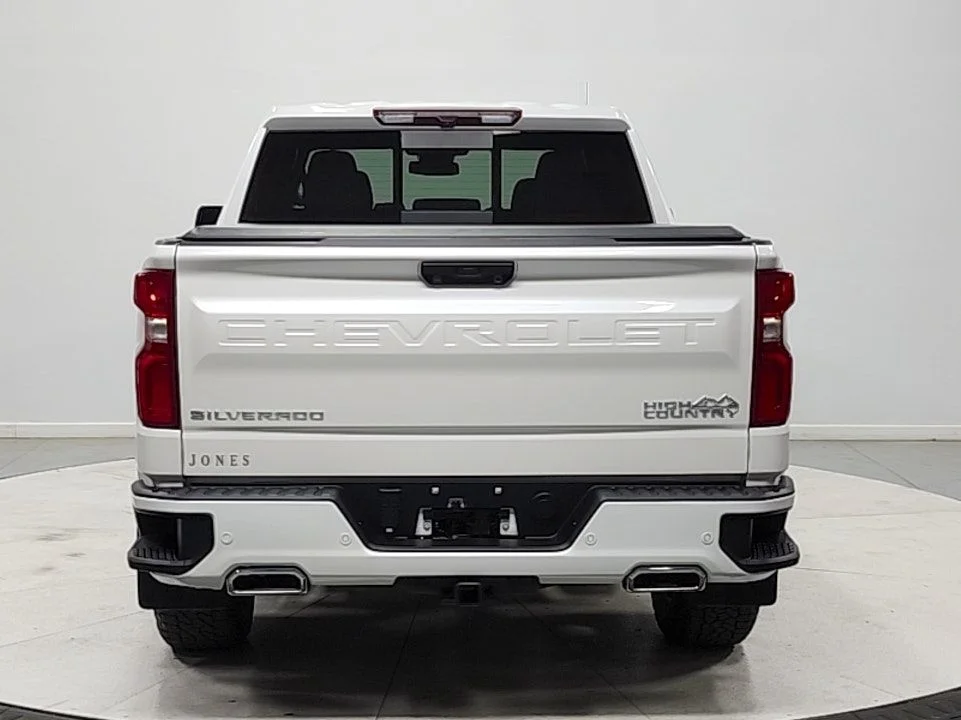 Used 2024 Iridescent Pearl Tricoat Chevrolet High Country image 6