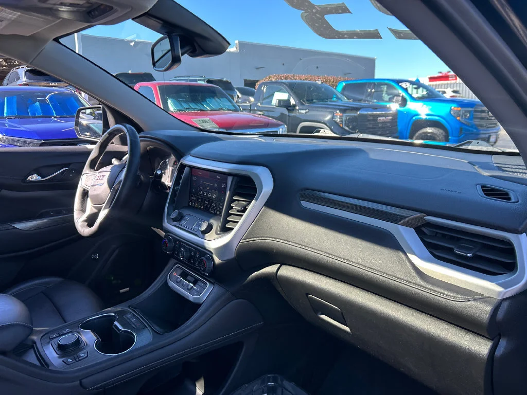 2023 GMC Acadia SLT - Photo 39