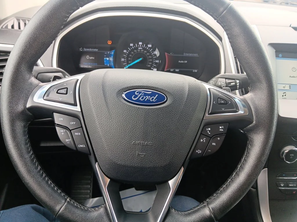 Used 2017 Magnetic Ford SEL image 19