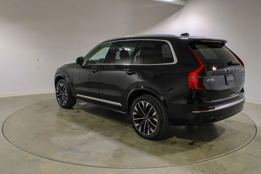 New 2026 Onyx Black Metallic Volvo T8 Ultra image 3