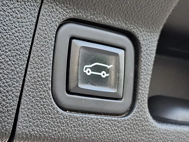 Used 2023 Blue GMC AT4 image 31