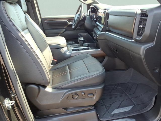 Used 2024 Black Chevrolet High Country image 24