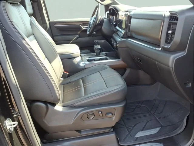 Used 2024 Black Chevrolet High Country image 24