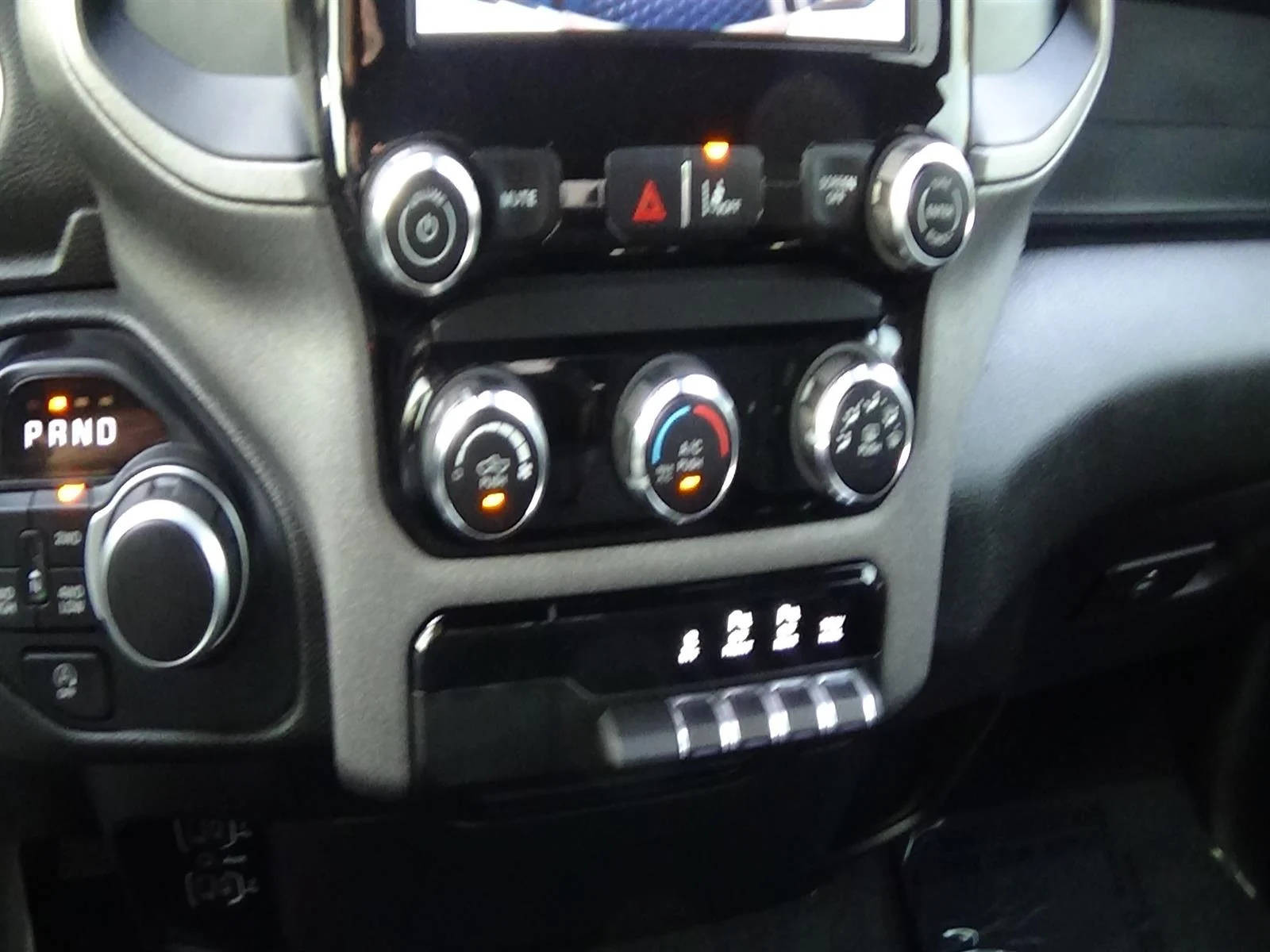 Used 2025 Bright White Clear Coat (pw7) RAM Tradesman image 30