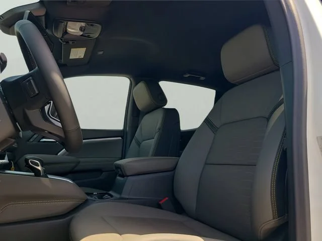 New 2026 Summit White Chevrolet ZR2 image 20