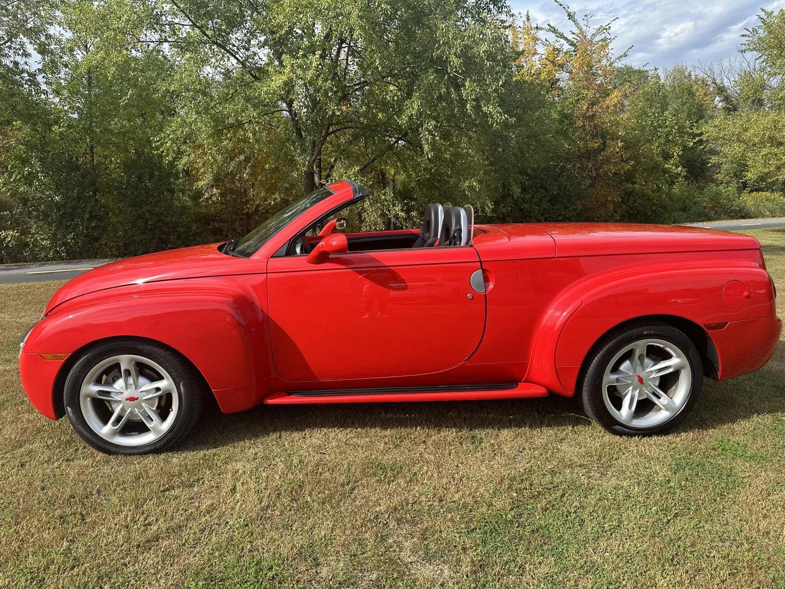 2004 Chevrolet SSR LS - Photo 9