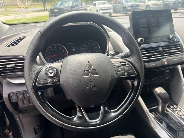 Used 2025  Mitsubishi SE image 16
