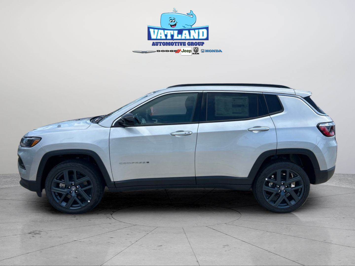 New 2026 Silver Zynith Metallic Clear-Coat Exterior Paint Jeep Latitude image 2