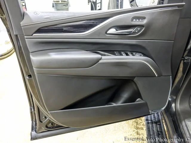 Used 2021 Black Cadillac Sport image 23