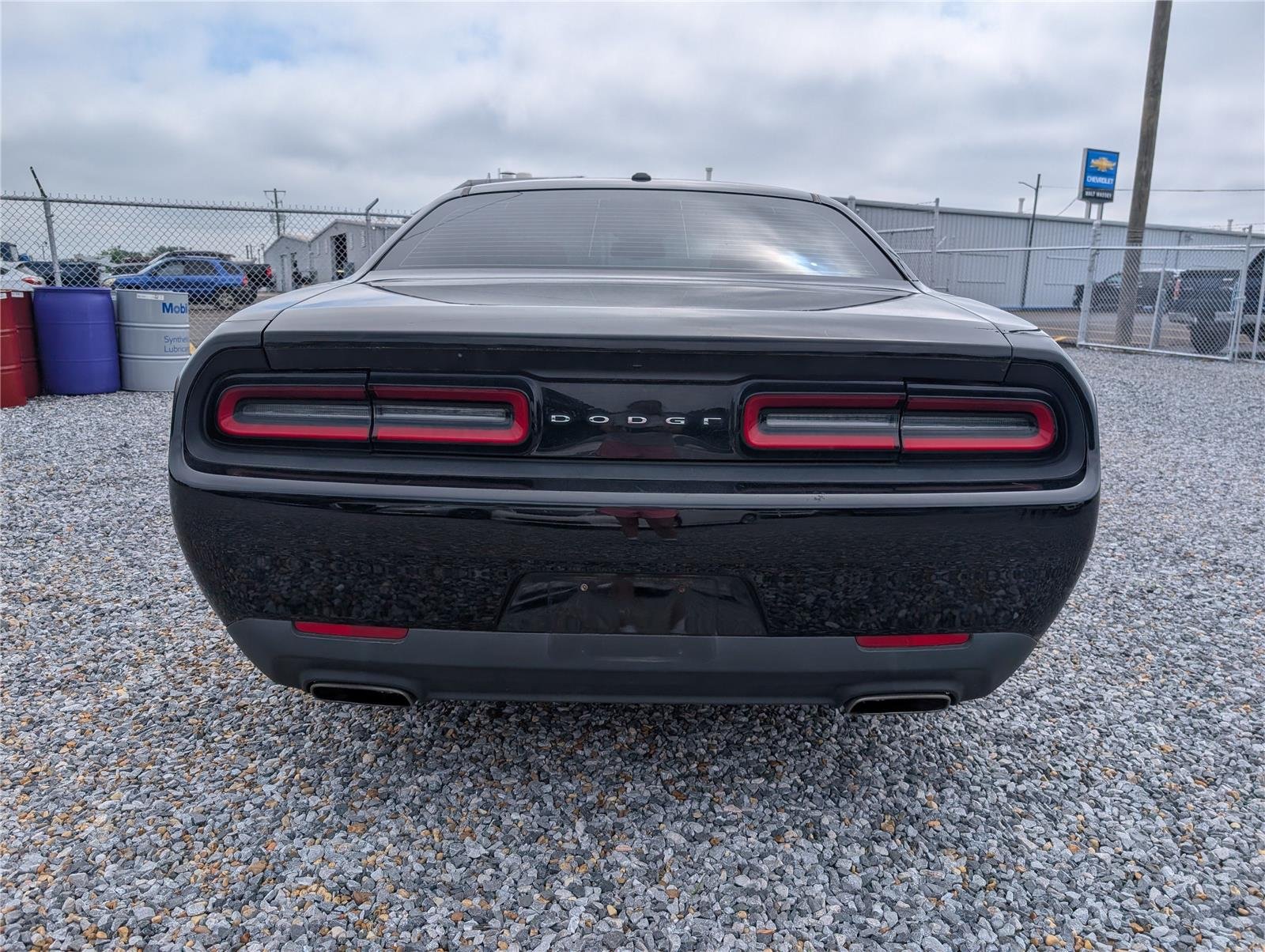 Used 2016 Pitch Black Clearcoat Dodge SXT image 8