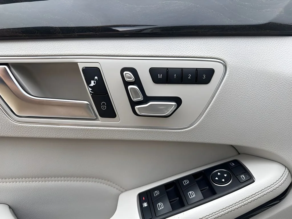 Used 2014  Mercedes-Benz E 250 image 12