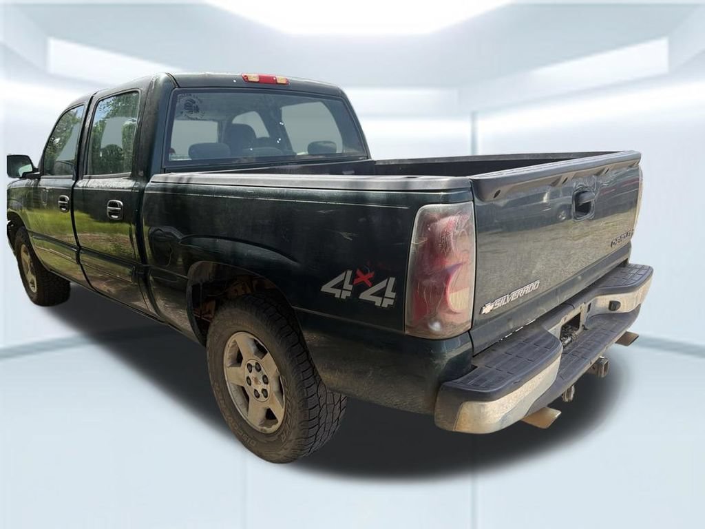 Used 2005 Dark Green Metallic Chevrolet LS image 5