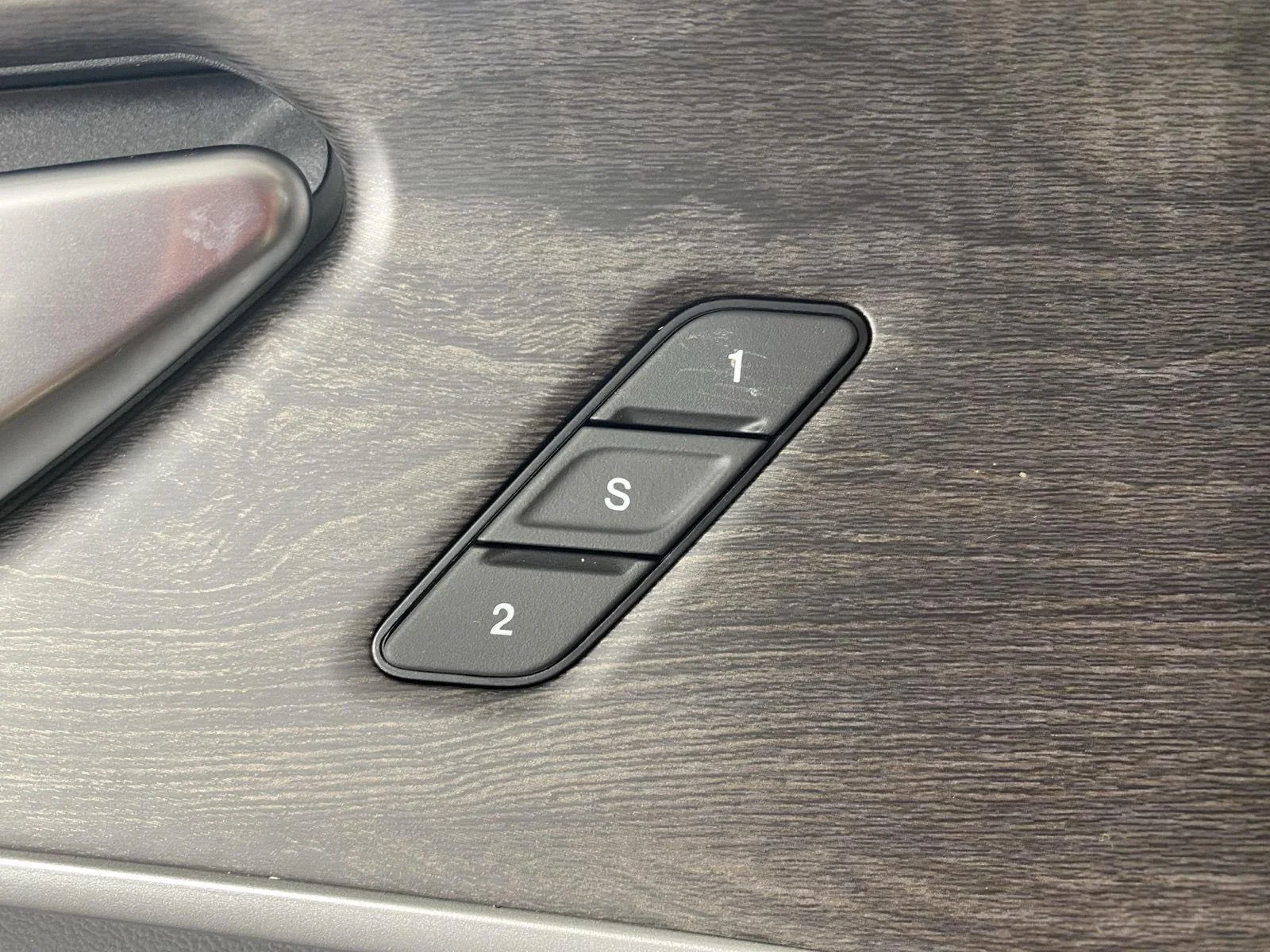 Used 2023  Jeep  image 24