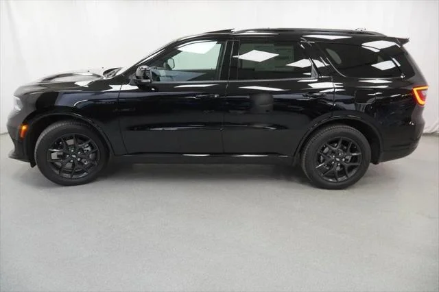 New 2026 Diamond Black Clear-Coat Exterior Paint Dodge GT PLUS image 14