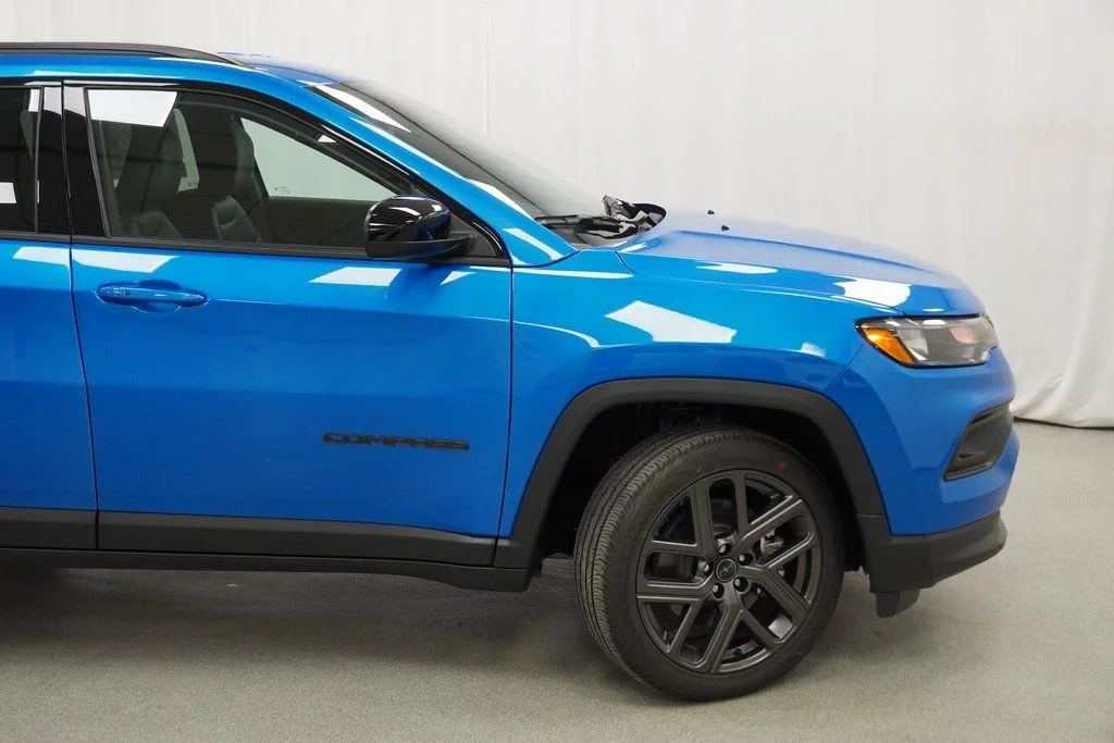 New 2026 Hydro Blue Pearlcoat Jeep Latitude image 10
