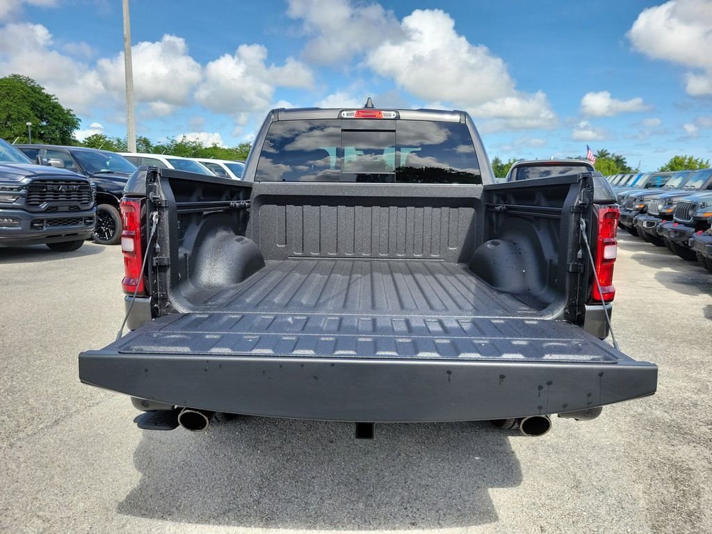 New 2026 Granite Crystal Metallic Clear-Coat Exterior Paint RAM Big Horn/Lone Star image 9