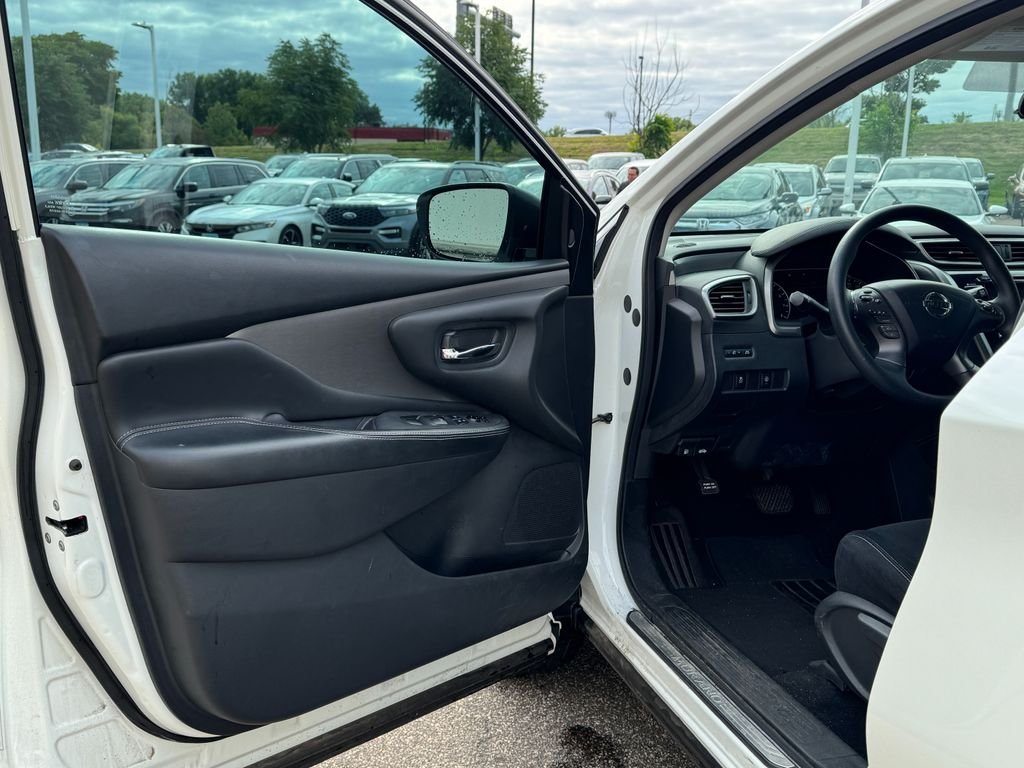 Used 2022 Pearl White Nissan S image 16