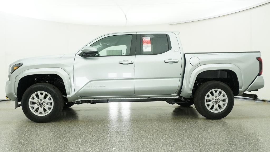2026 Toyota Tacoma SR5 - Photo 18