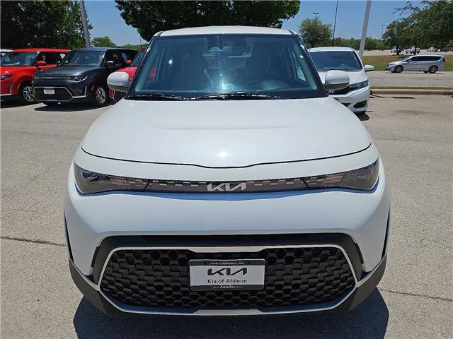 Used 2023 Snow White Pearl KIA LX (IVT) image 6