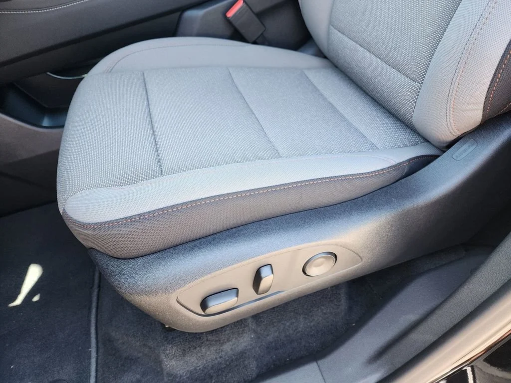 2025 Chevrolet Traverse LT - Photo 10