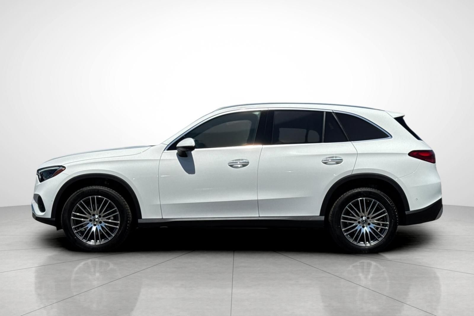New 2026 Polar White Mercedes-Benz GLC 300 image 31