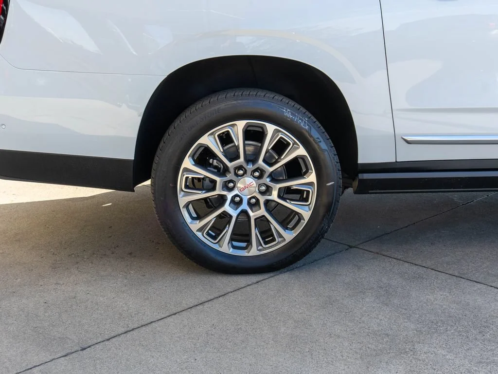 2026 GMC Yukon XL Denali - Photo 36