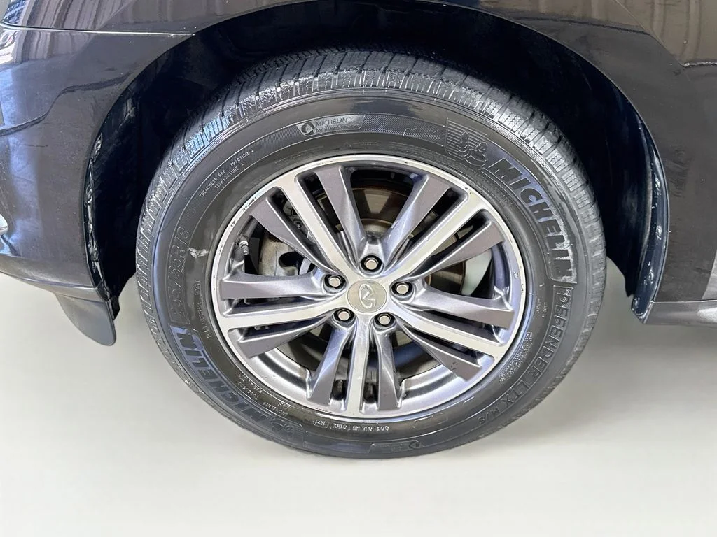 Used 2019 Black INFINITI LUXE image 43