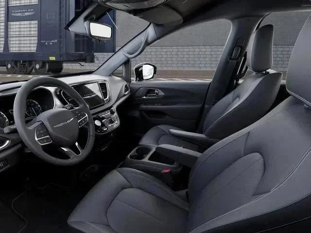 2026 Chrysler Voyager LX - Photo 22