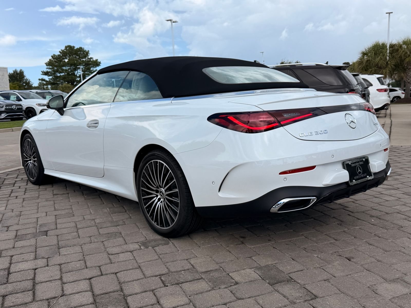 New 2027 White Mercedes-Benz CLE 300 image 9