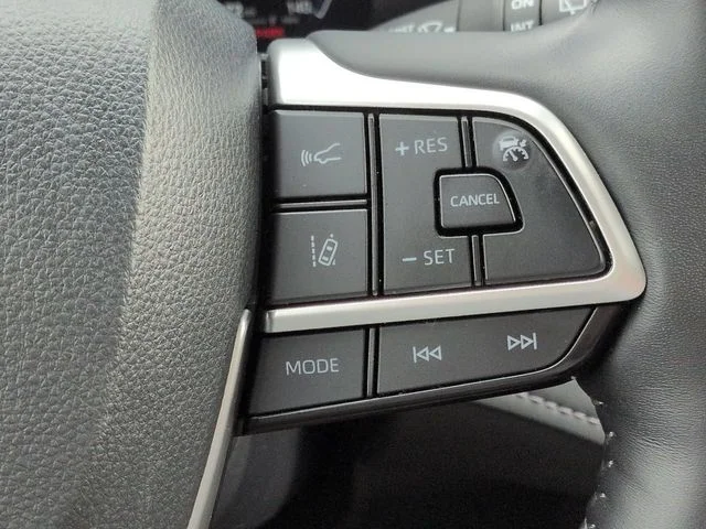 Certified Used 2024  Toyota Limited image 26